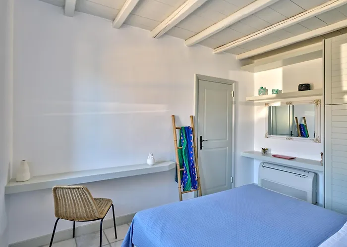 Feriehus Clover - A Unique House For Your Dream Holidays Isterni (Paros)